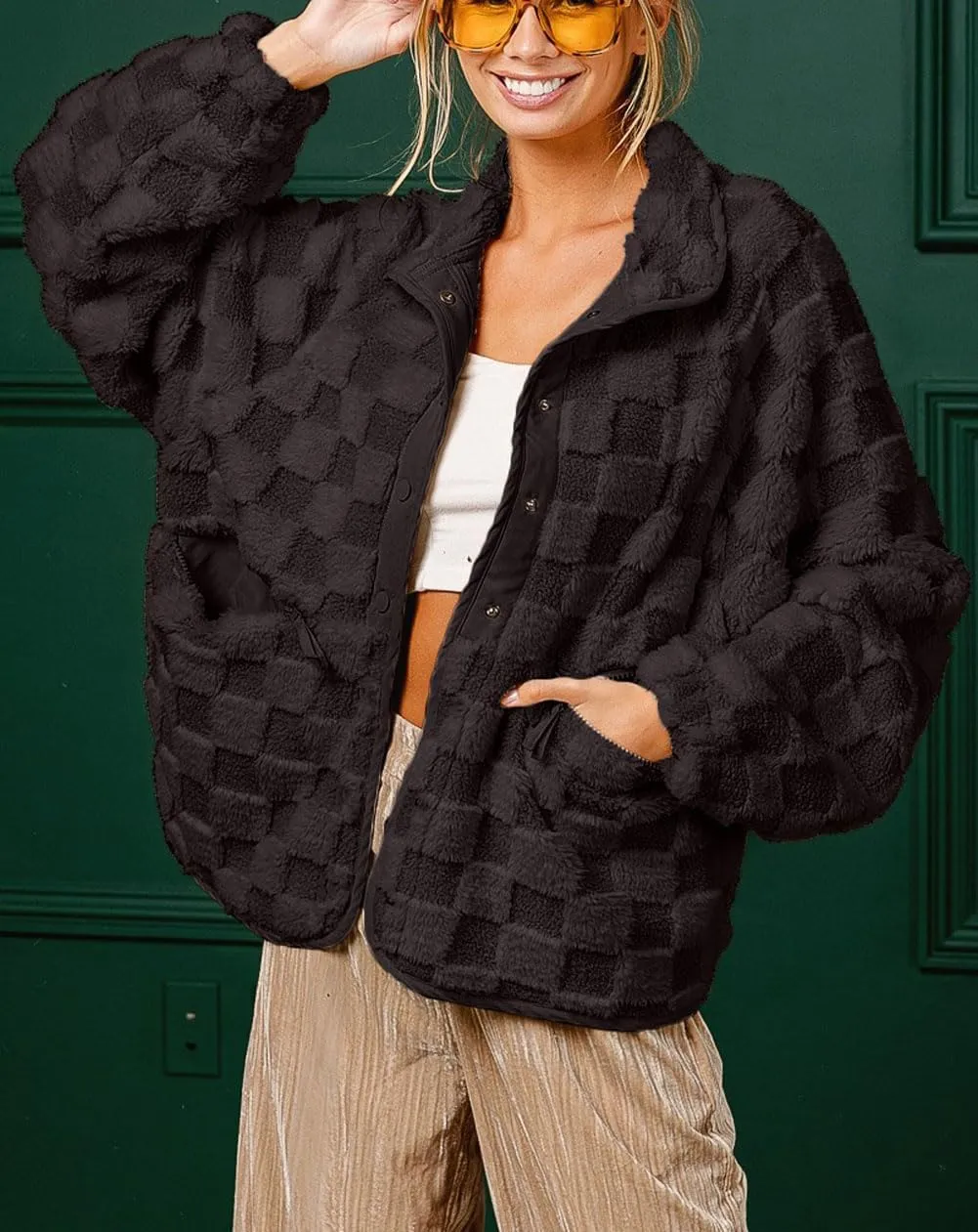 chouyatou Women Winter Casual Checkered Fleece Jacket Fuzzy Oversized Sherpa Jacket Shacket Faux Fur Coat