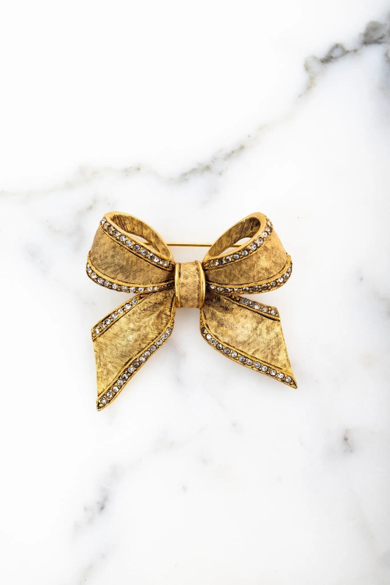 Ribbon Pin